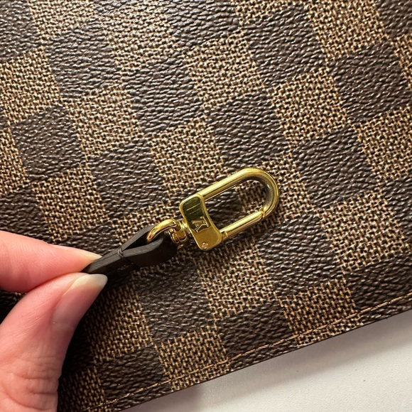 Louis Vuitton Neverfull MM - Picture 10 of 16